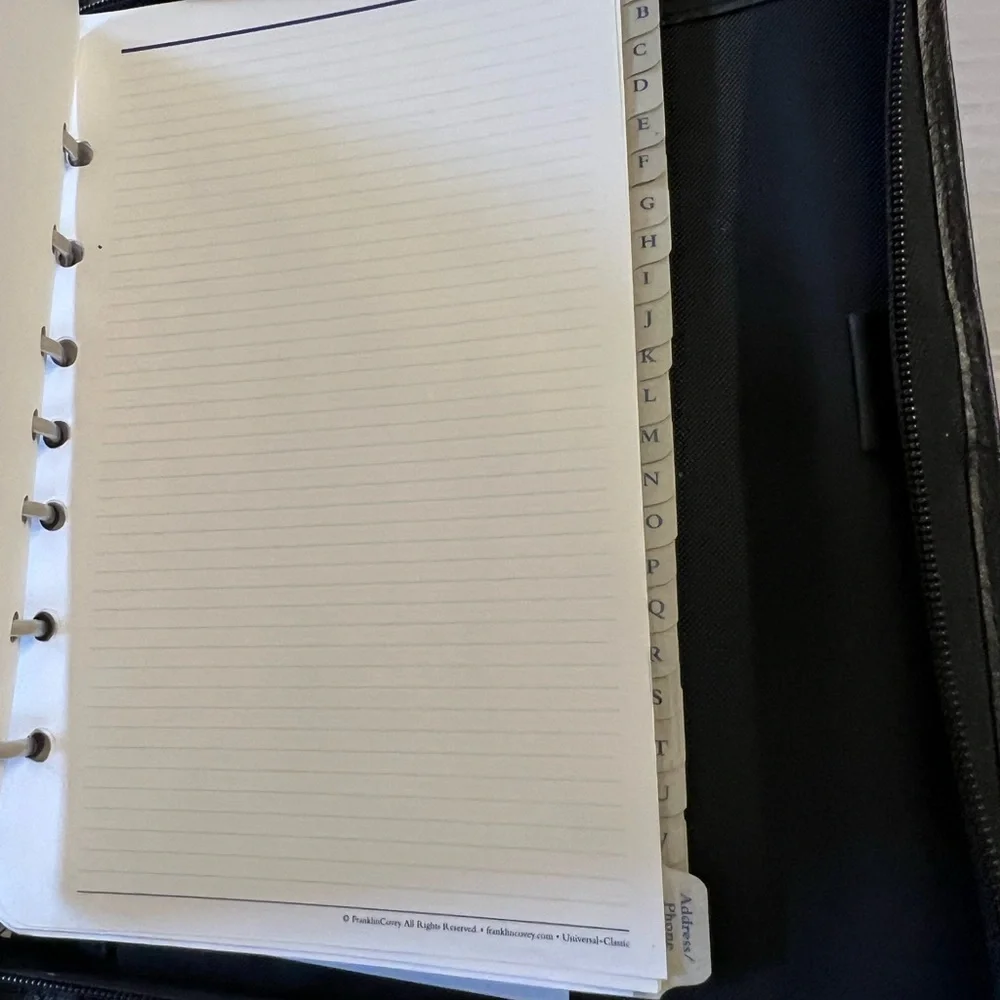 Franklyn Covey Planner Sleek and stylish black leather Planner